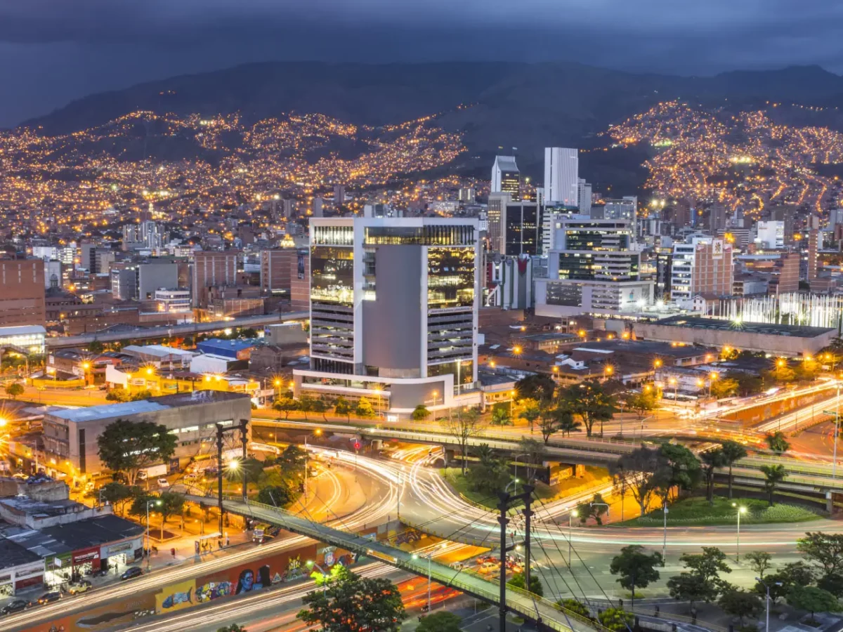 Medellín-nocturna
